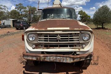 1973 INTERNATIONAL D1210 CRANE TRUCK