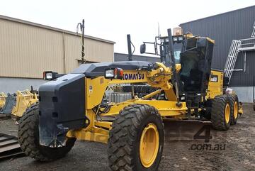 Komatsu 2021   GD655_7