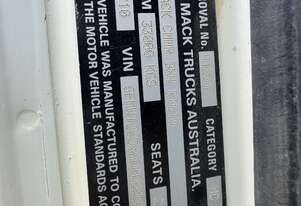 2010 Mack CMMR 8 x 4 Water Cart (In Situ)