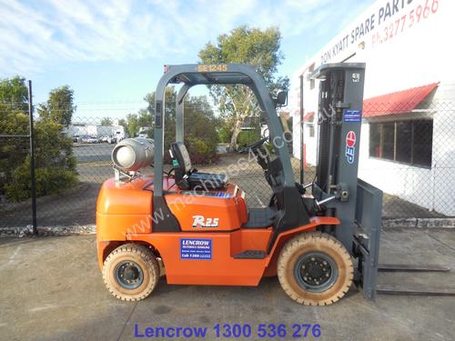 2500kg container forklift - Hire