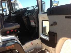 1995 VOLVO FL6 - picture2' - Click to enlarge