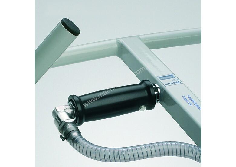 caption VacuMaster for lifting coolroom panels.
