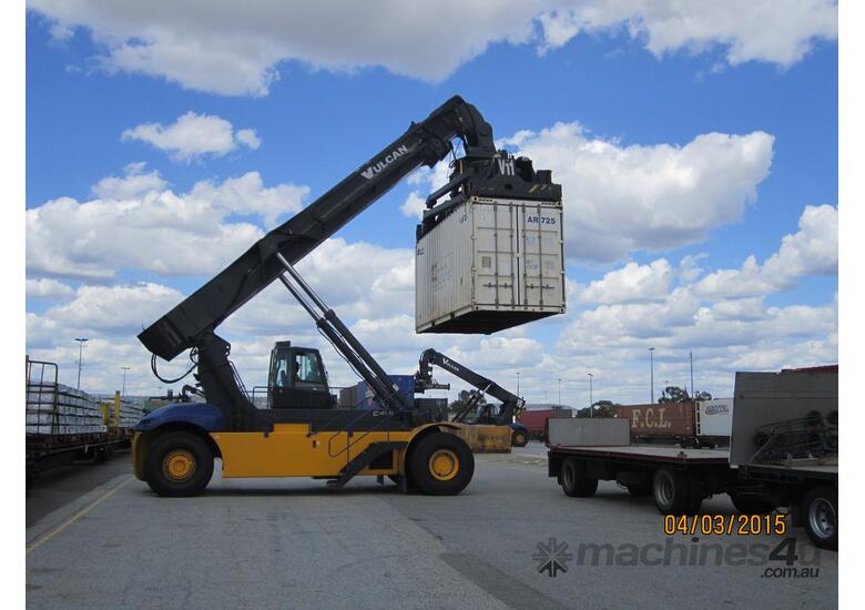 Used Linde MULTIPLE LINDE REACH STACKERS FROM 115 000 GST Reach Stacker