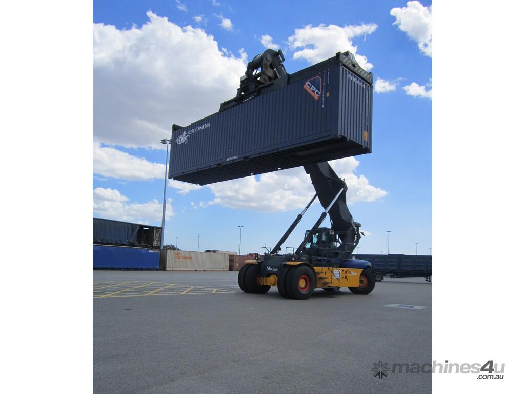 Used Linde MULTIPLE LINDE REACH STACKERS FROM 130 000 GST Reach Stacker
