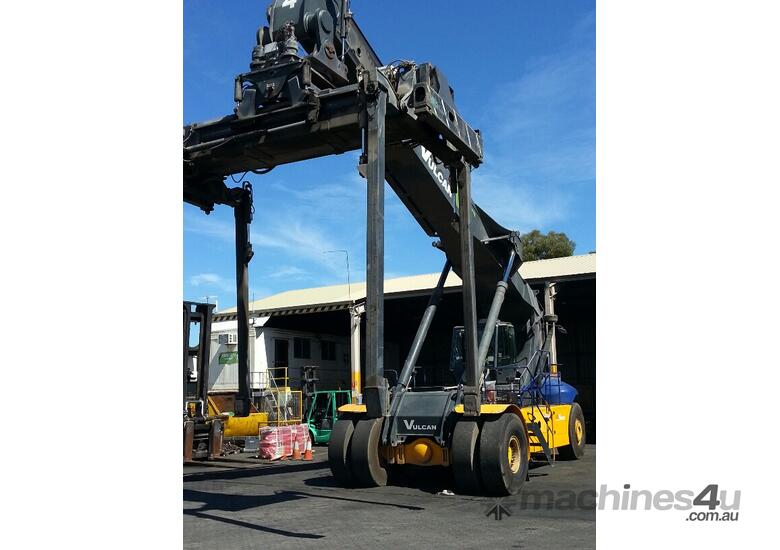 Used Linde Multiple Linde Reach Stackers Reach Stacker in Wetherill