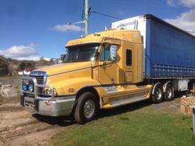 2004 Freightliner Century Class - picture0' - Click to enlarge