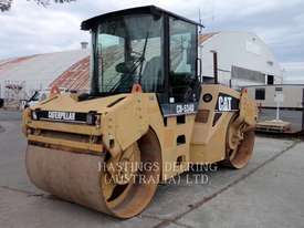 Caterpillar CB-534D - picture0' - Click to enlarge