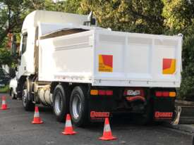 Iveco Eurotech tipper truck - picture1' - Click to enlarge