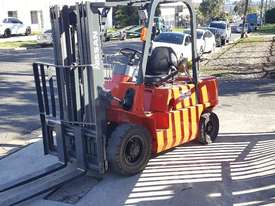 Nissan forklift J02 4.3m Lift 2.5T Container Mast - picture1' - Click to enlarge