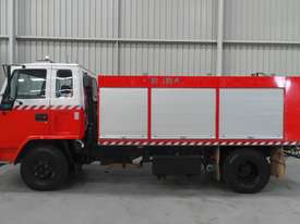 Isuzu  Water truck Truck - picture0' - Click to enlarge