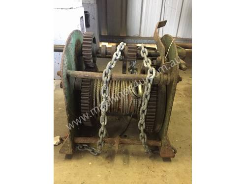 Japanese WW2 geared winch with stainless steel cable