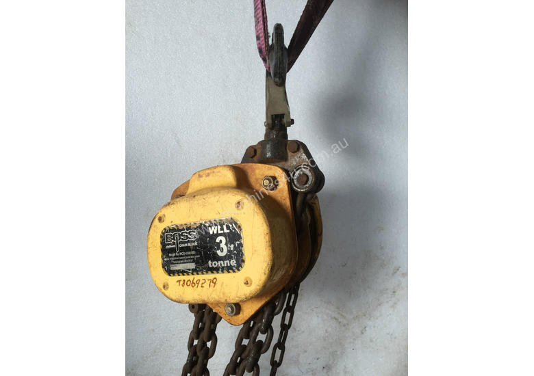 caption Chain Hoist 3 ton x 3 meter drop lifting Block and Tackle Boss Bullivants