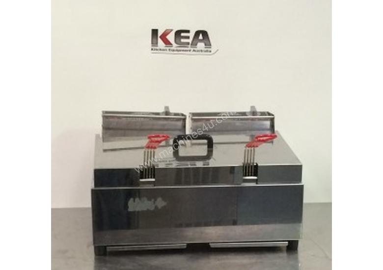 Used woodson W FRT50 Double Deep Fryer in , Listed on Machines4u