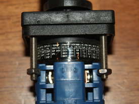 Kraus & Naimer CA10 Rotary Selector Switch 2 Position - picture1' - Click to enlarge