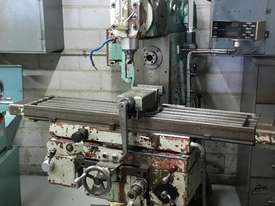 Tos Universal Mill with vice & tools - picture0' - Click to enlarge