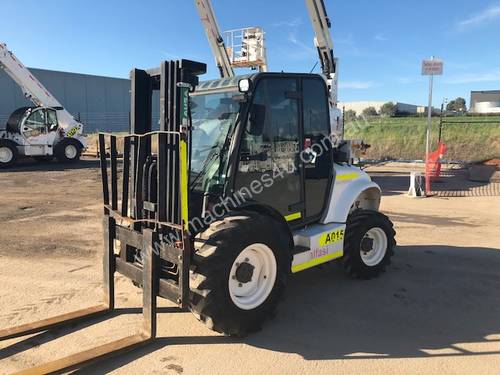 2014 - 2.5T Rough Terrain Container Forklift w/Cabin