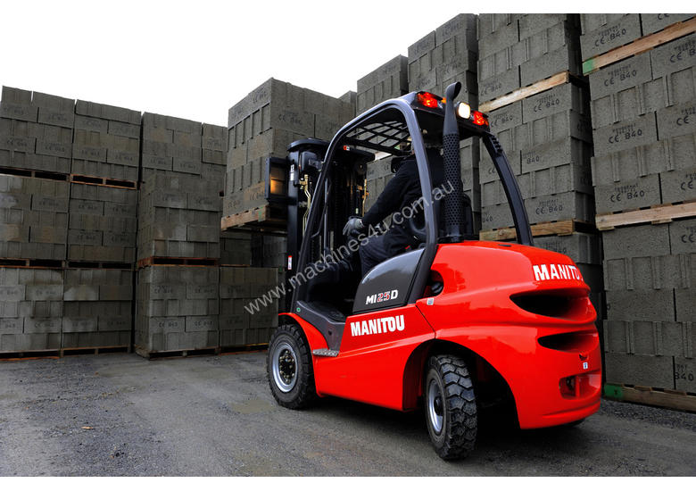 caption NEW MANITOU MI25G - 2.5T LPG CONTAINER ENTRY FORKLIFT
