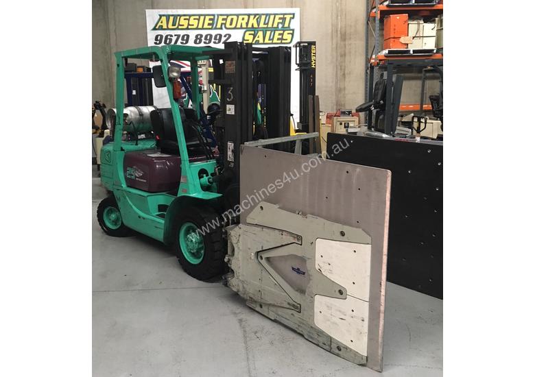 caption Mitsubishi Container Mast + Clamp