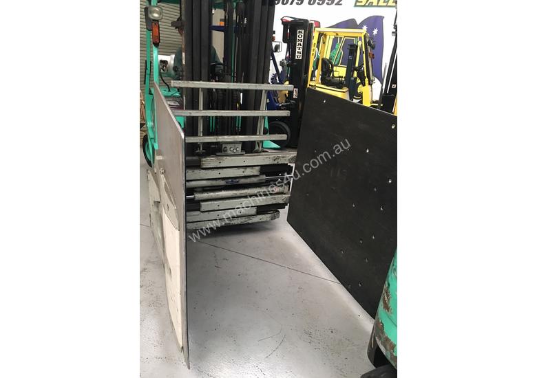 caption Mitsubishi Container Mast + Clamp