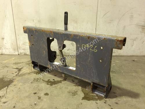UNUSED MUSTANG SINGLE PIN HITCH MACHINE SIDE D926