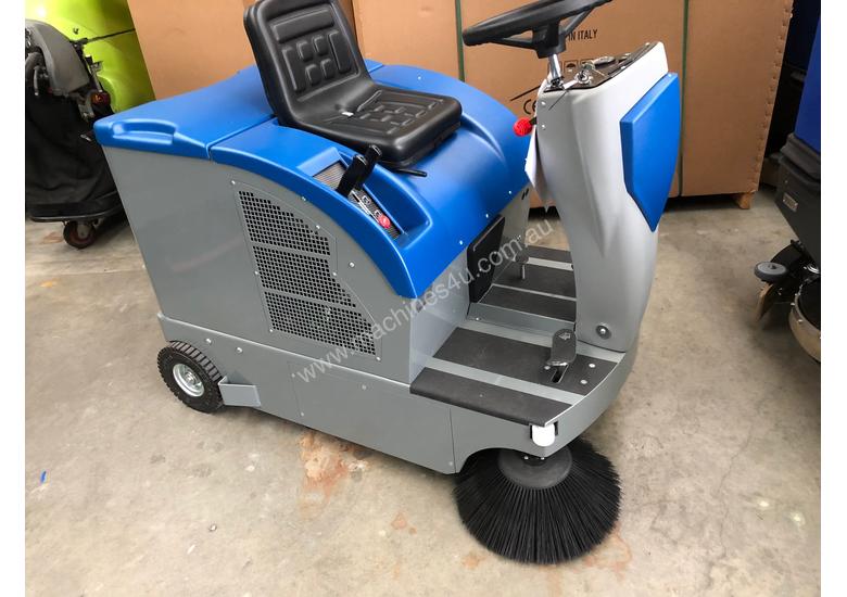 caption Fiorentini S28 Petrol sweeper