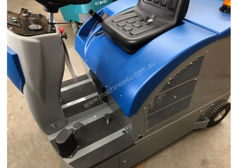 caption Fiorentini S28 Petrol sweeper