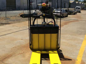 PALLET TRUCK ELECTRIC RIDE ON - picture0' - Click to enlarge