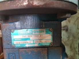 HYDRAULIC PUMP/MOTOR LEROY SOMER/TANK - picture2' - Click to enlarge