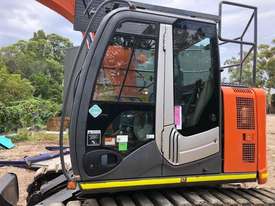 Hitachi ZX135 Tracked-Excav Excavator - picture0' - Click to enlarge