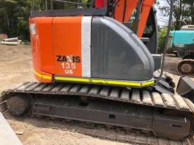 Hitachi ZX135 Tracked-Excav Excavator - picture2' - Click to enlarge