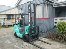 Mitsubishi 1.5 ton LPG, low hrs Used Forklift - picture0' - Click to enlarge