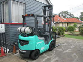 Mitsubishi 1.5 ton LPG, low hrs Used Forklift - picture2' - Click to enlarge