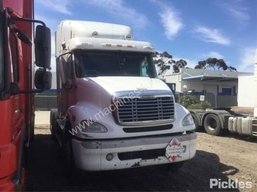 2010 Freightliner Columbia CL112 FLX