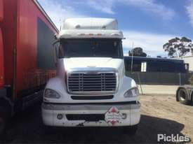 2010 Freightliner Columbia CL112 FLX - picture1' - Click to enlarge