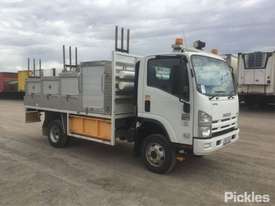 2011 Isuzu NPS300 - picture0' - Click to enlarge