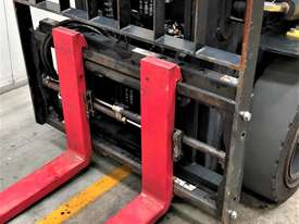 3.5T LPG Counterbalance Forklift  - picture2' - Click to enlarge