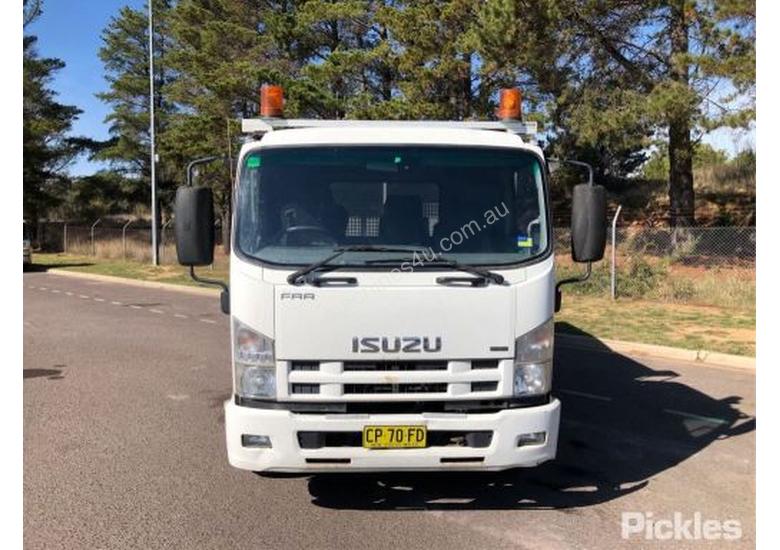 caption 2008 Isuzu FRR600