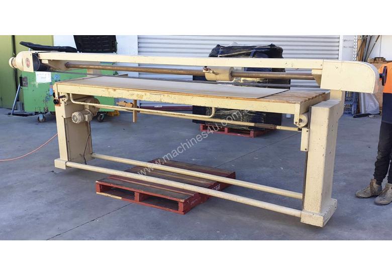 caption STROKE SANDER 2700MM