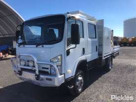 2008 Isuzu NPS300 - picture2' - Click to enlarge
