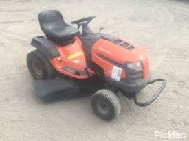 2010 Husqvarna LTH2038 - picture2' - Click to enlarge