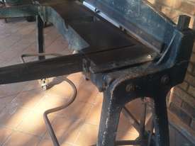 Sheetmetal Guillotine  - picture0' - Click to enlarge