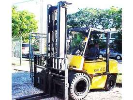 4T YALE (4m Lift) 6 Cyl Diesel GDP40LH Forklift - picture0' - Click to enlarge