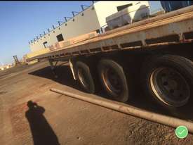 Howard Porter Tri Axle Flat Top - picture0' - Click to enlarge