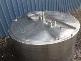 950ltr Insulated Enclosed Food Grade Tank - picture2' - Click to enlarge