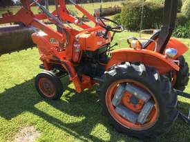 TRACTOR  L2201 KUBOTA WITH FEL - picture0' - Click to enlarge