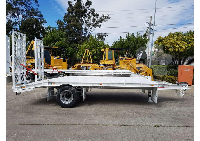 caption Interstate trailers 9 Ton Single Axle Tag Trailer WHITE ATTTAG