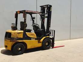 3.0T Diesel Counterbalance Forklift   - picture1' - Click to enlarge