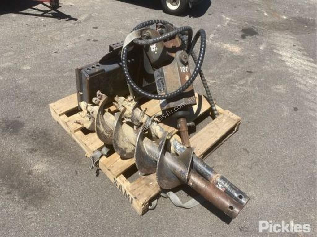 Buy Used Bobcat 30C Auger Drive Augers Box Trailer in , Listed on