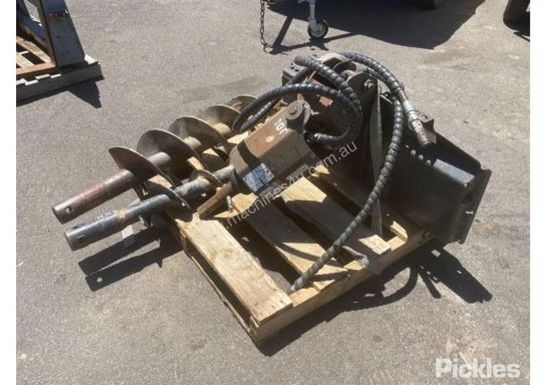 Buy Used Bobcat 30C Auger Drive Augers Box Trailer in , Listed on