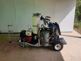 Graco Line Lazer IV 250 DC Line Marker Marking - picture2' - Click to enlarge